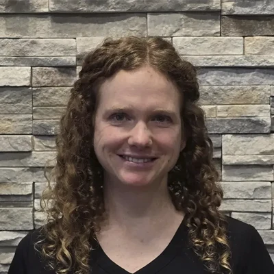 A headshot of Dee Melton, a Doctor of Physical Therapy at Pioneer Sports & Pain Center.